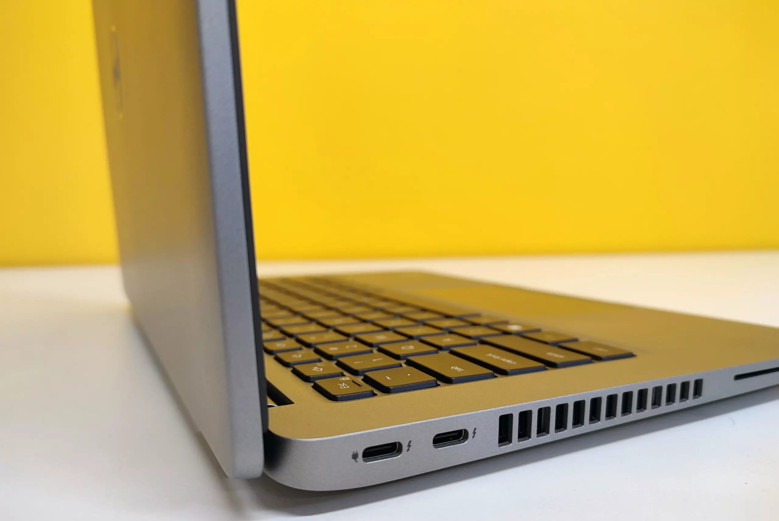 Dell Latitude 5430 generalüberholtes Notebook 14″ FullHD | Intel Core i7-1255U | RAM 16GB | SSD 512GB | WiFi Bluetooth HDMI USB Typ-C Windows 11 Pro US-Tastatur Dell Latitude 5430 generalüberholtes Notebook 14″ FullHD | Intel Core i7-1255U | RAM 16GB | SSD 512GB | WiFi Bluetooth HDMI USB Typ-C Windows 11 Pro US-Tastatur